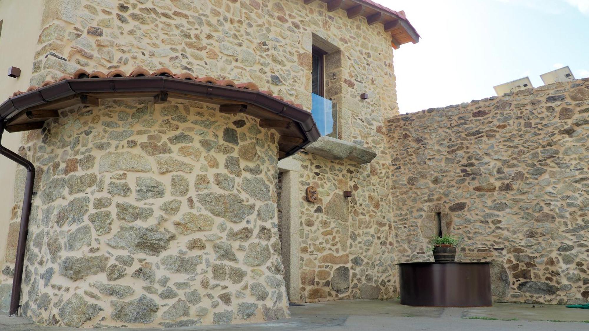 Apartamentos Muralla Sacra Sober Exterior foto